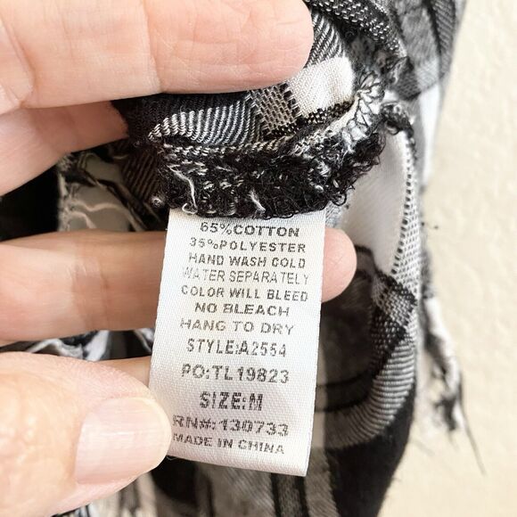 Umgee Shirt Womens Sz M Top Black Plaid Long Sleeve 1/4 Button Up Peplum Boho - Picture 4 of 8